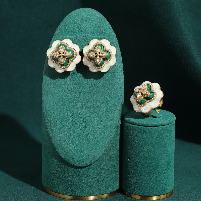 Turquoise Stone Ring - Vintage-Schmucksets mit weißem Emaille-Lotusblatt-Rand, türkisfarbenem Kleeblatt