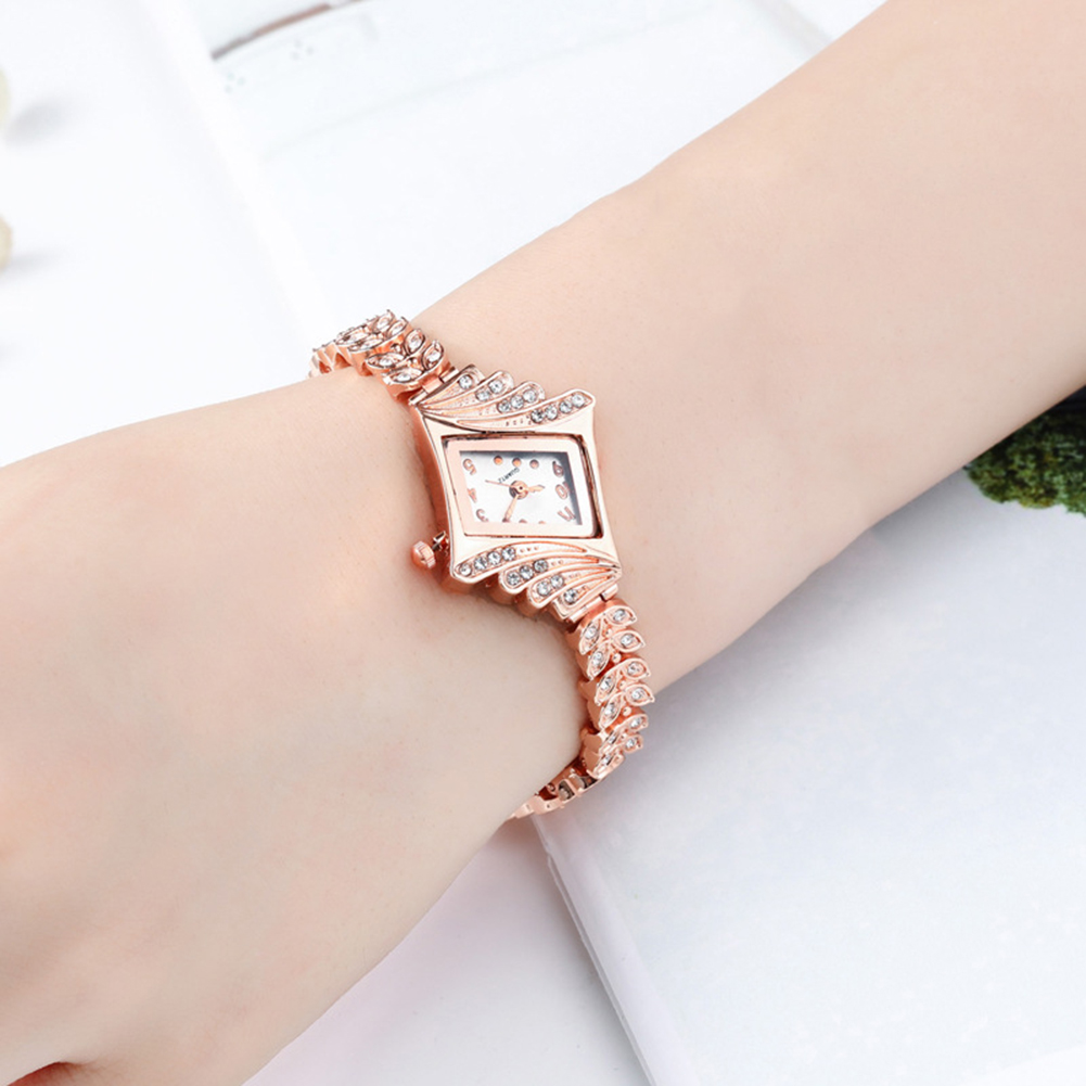 Einzigartige Rhombus-Uhr mit D – Unique Jewelry Watches Bewertung und Preis